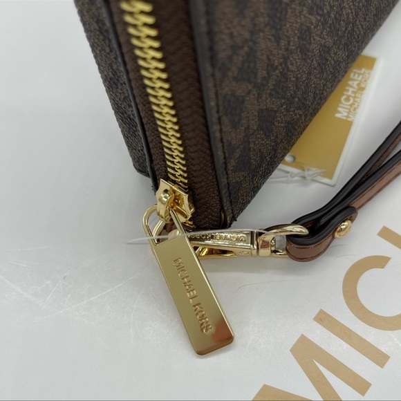 Michael Kors Md ZA Phone Holder Wallet Brown - Picture 3 of 11